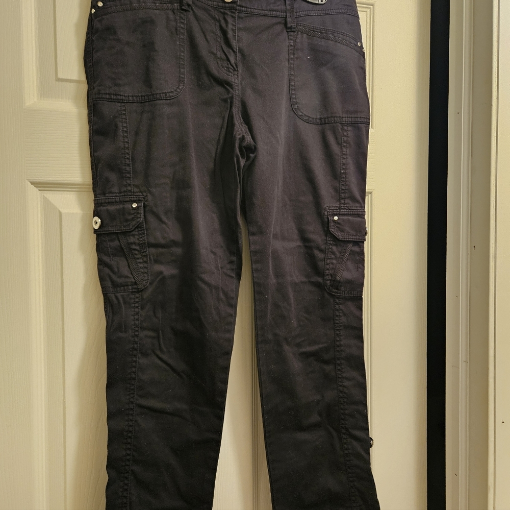 Women's Cropped Black Cargo Pants